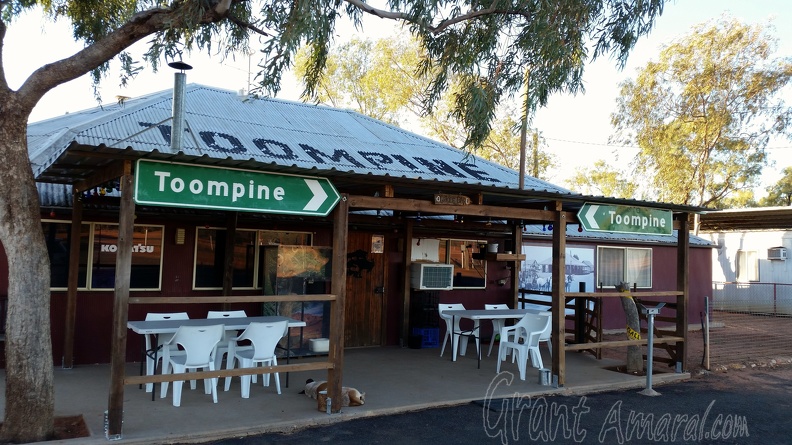 toompine-pub-quilpie-queensland-australia_28240214478_o.jpg